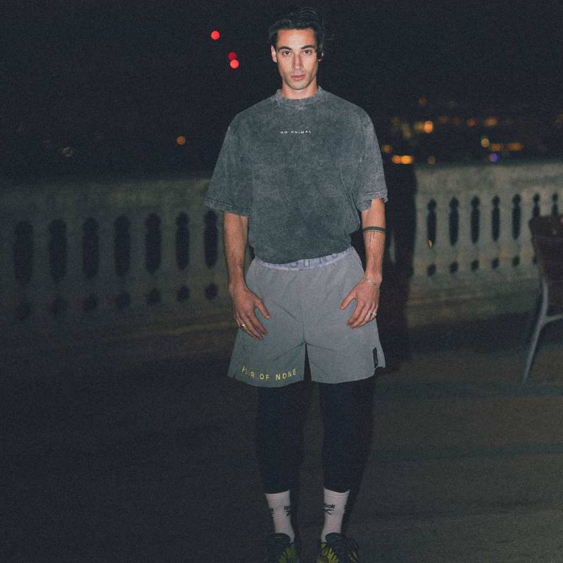 T-SHIRT OVERSIZE COMMMIT TO THE HARD